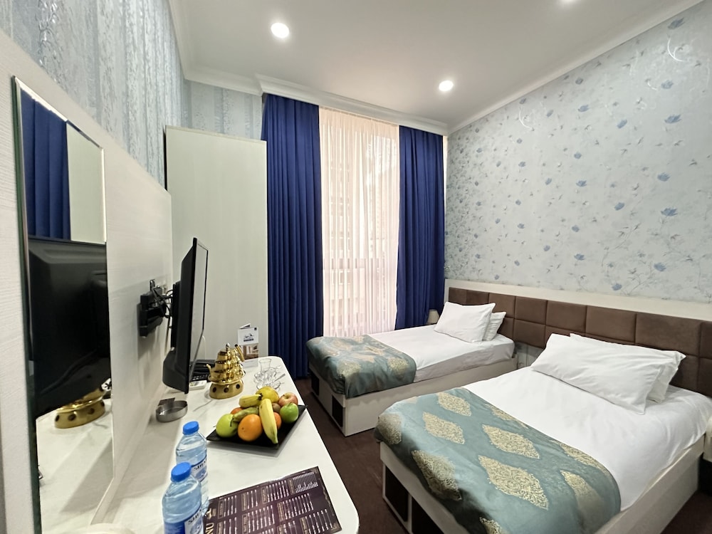 Elite Triple Room - Photo 6