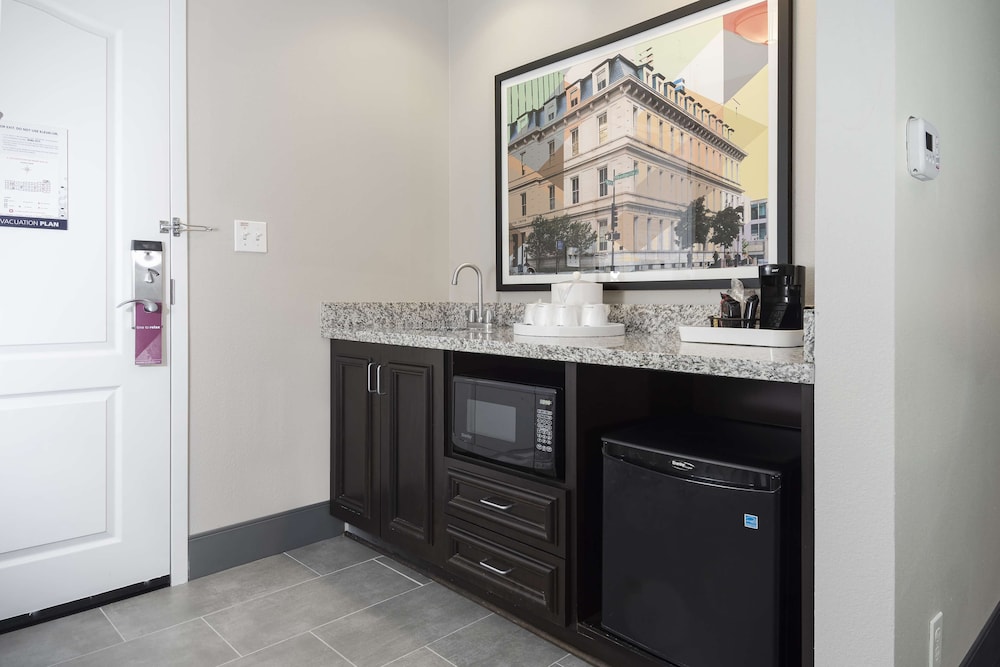 King Studio Suite