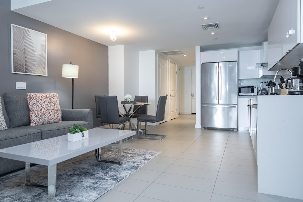 Apartment photo 2