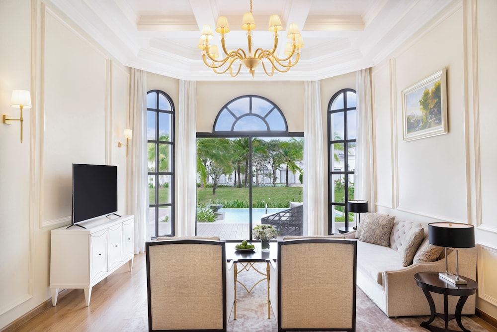 3-Bedroom Villa Garden View with Private Pool
