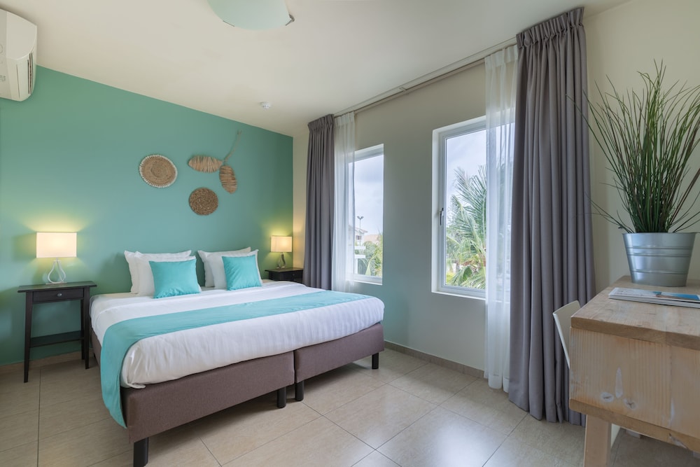 Dolphin Suite