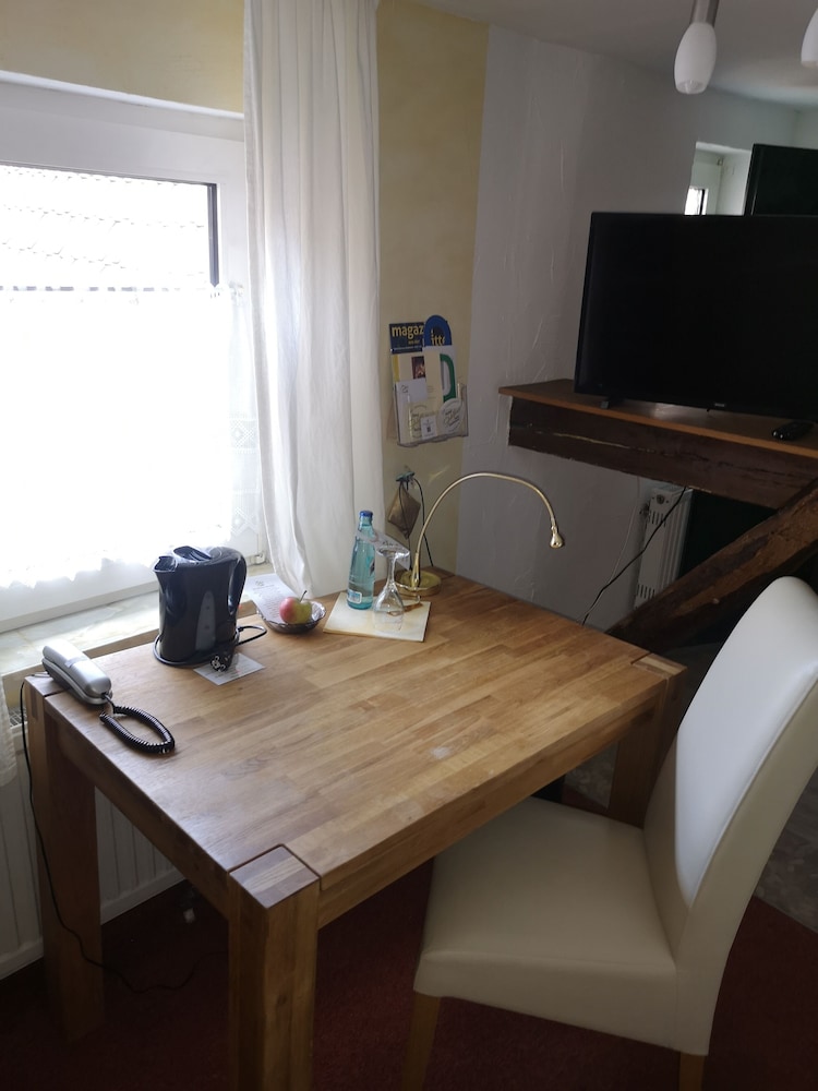 Basic Single Room photo 2