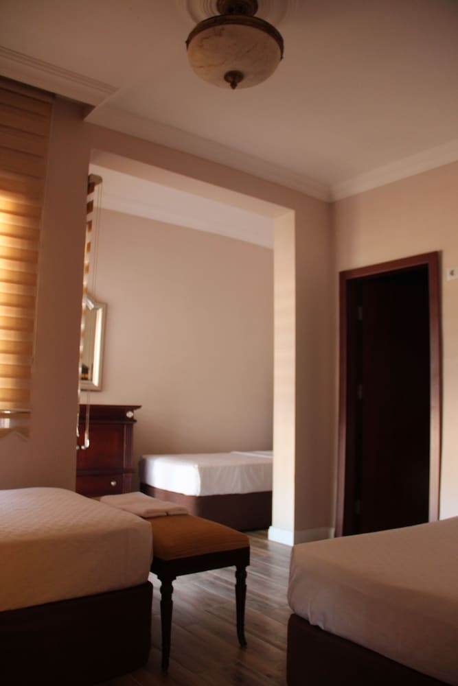 Classic Quadruple Room, Multiple Beds, Garden View