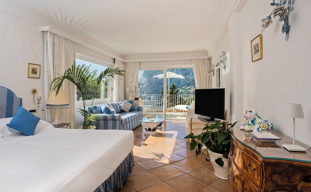 Deluxe Junior Suite, Partial Sea View