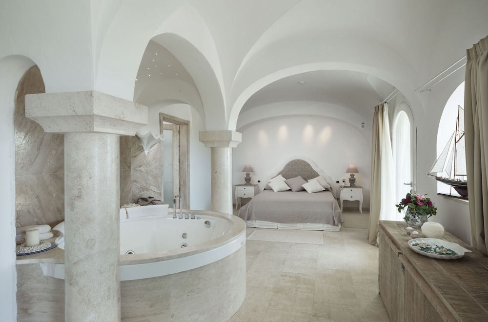 Romantic Studio Suite, 1 Bedroom, Hot Tub, Sea View