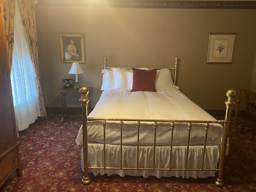 Deluxe Room, 1 Queen Bed (Louisa) photo 3
