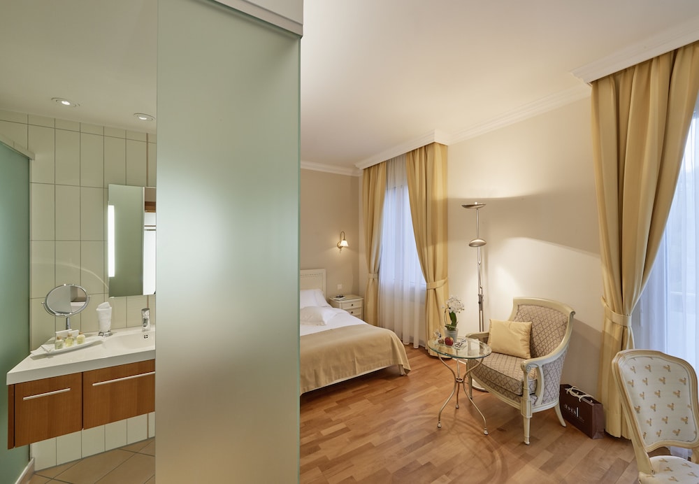 Small Room (Bed: 135x200cm) photo 3