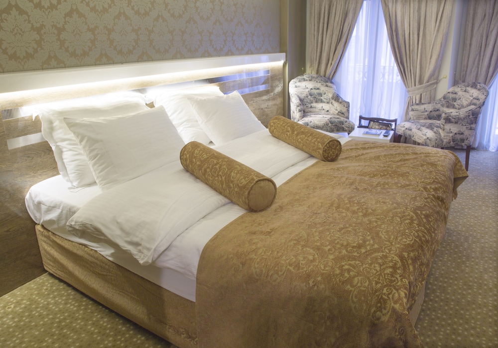 Standard Double or Twin Room, Private Bathroom, City View photo 2
