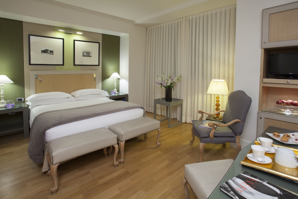 Deluxe Room - Photo 3