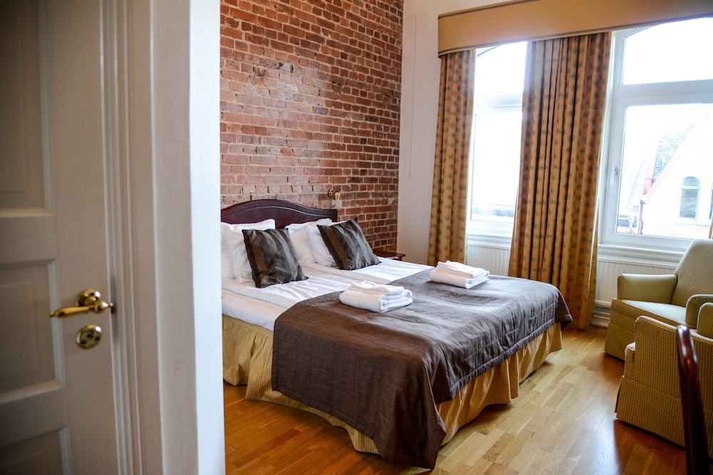 Standard Double or Twin Room - Photo 24