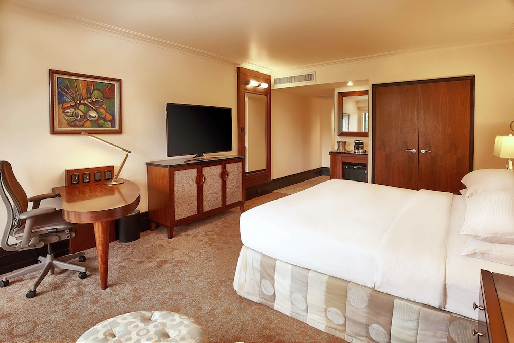 Deluxe Room, 1 King Bed - Photo 2