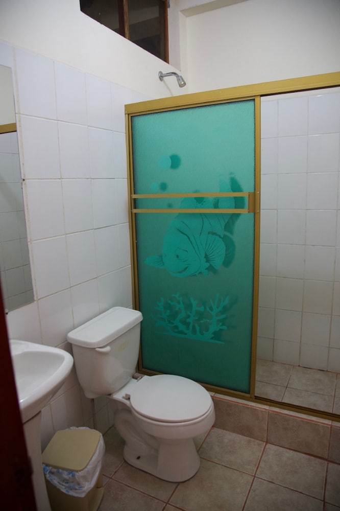 Queen Room photo 2