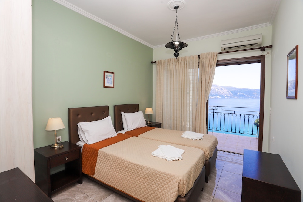 Apartment, 2 Bedrooms, Sea View photo 1