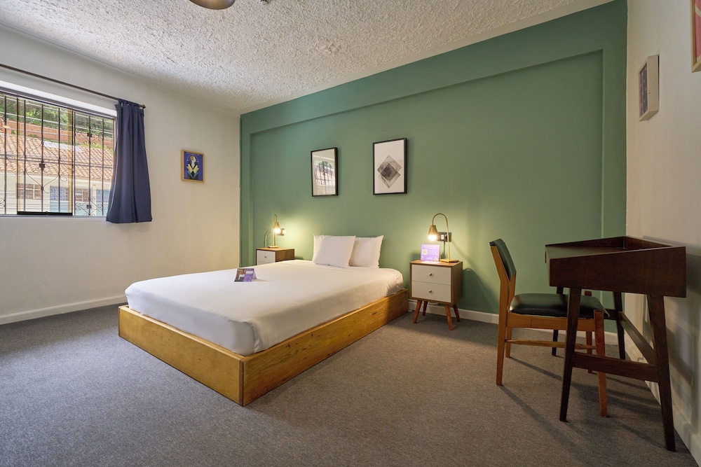 Traditional Room, 1 Queen Bed