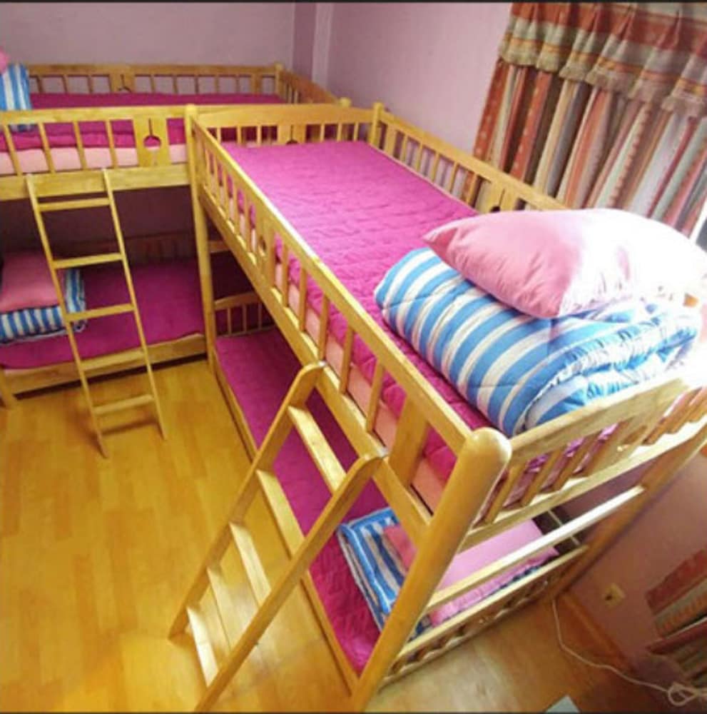 Shared Dormitory, Women only photo 3