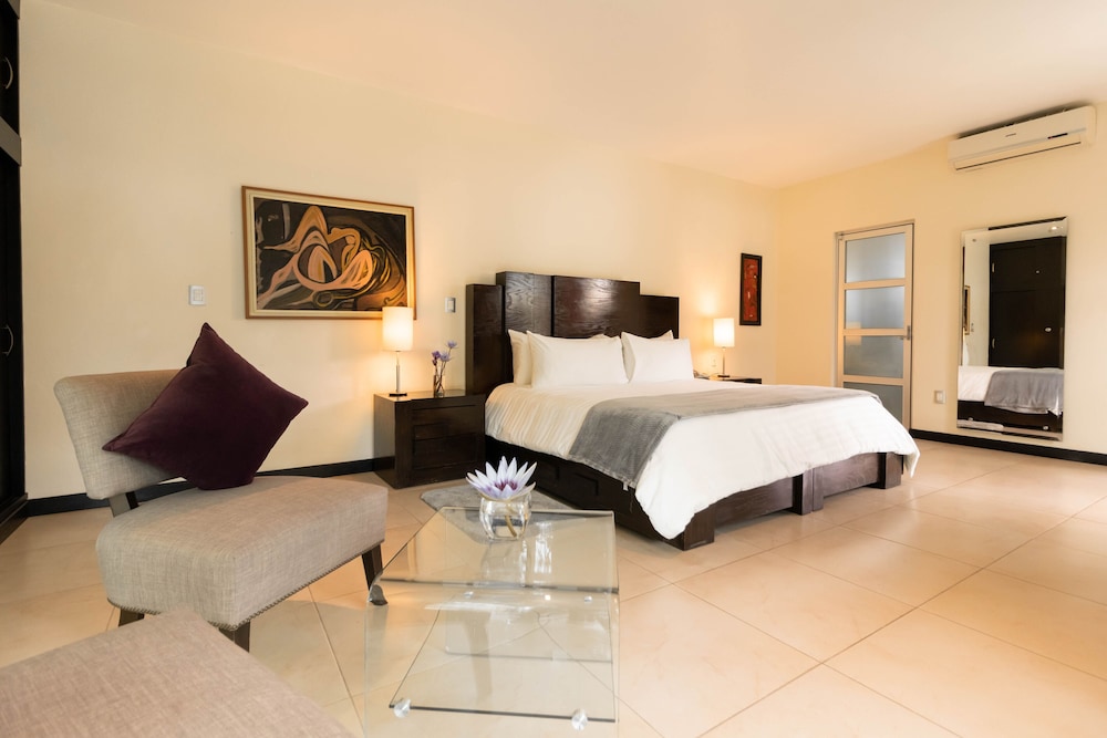 Romantic Room, 1 King Bed, Non Smoking photo 1