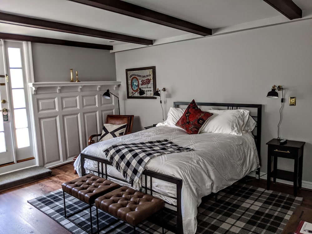 Traditional Room, 1 Queen Bed, Non Smoking, Terrace