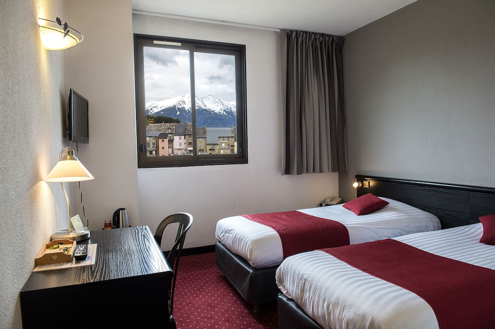 Twin Room - Photo 3