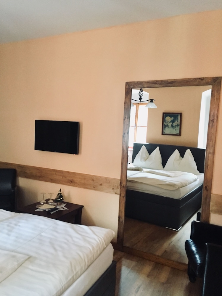 Classic Double Room - Photo 8