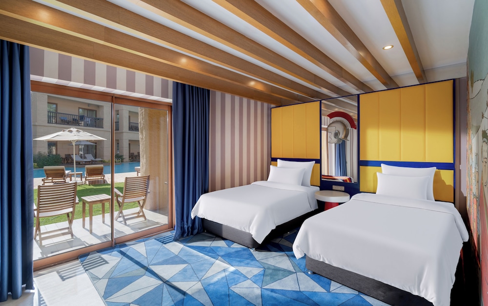 Suite, 1 King Bed, Garden View (Legendary)