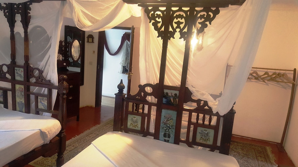 Deluxe Double Or Twin Room, 1 Bedroom, Smoking, Partial Sea View photo 3