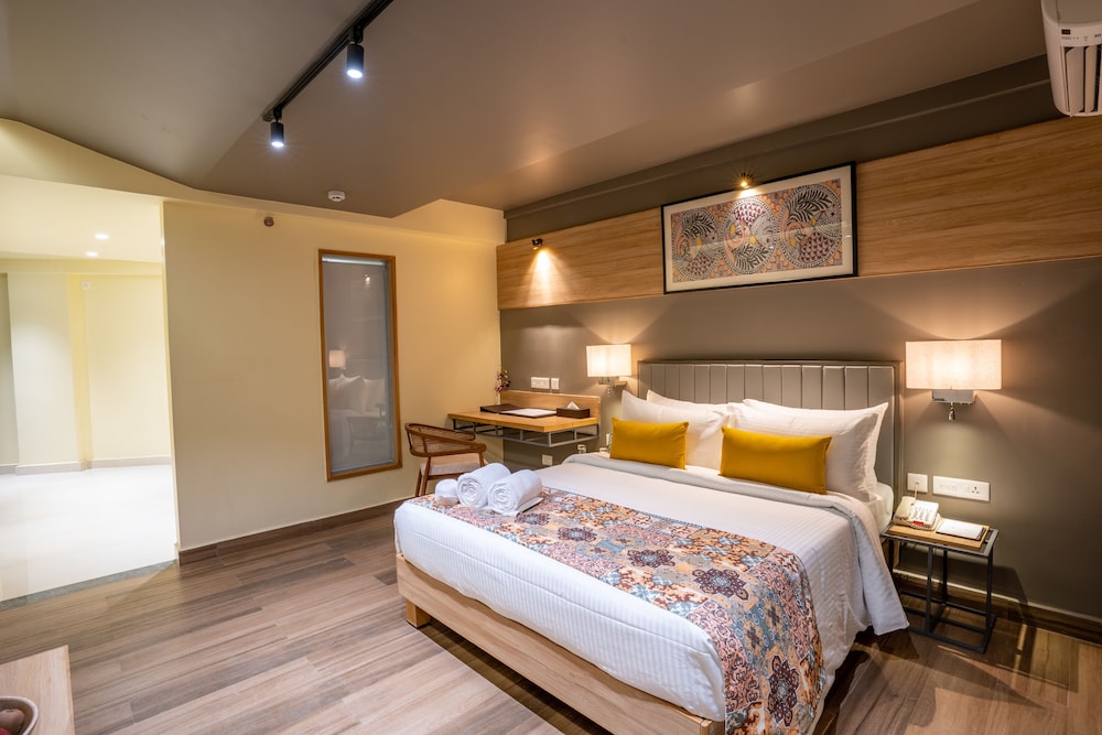 Executive Double Room, Balcony, Sea Facing - Photo 7