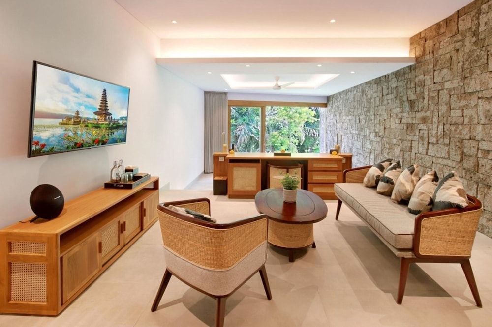 Grand Suite with Forest View - Photo 2
