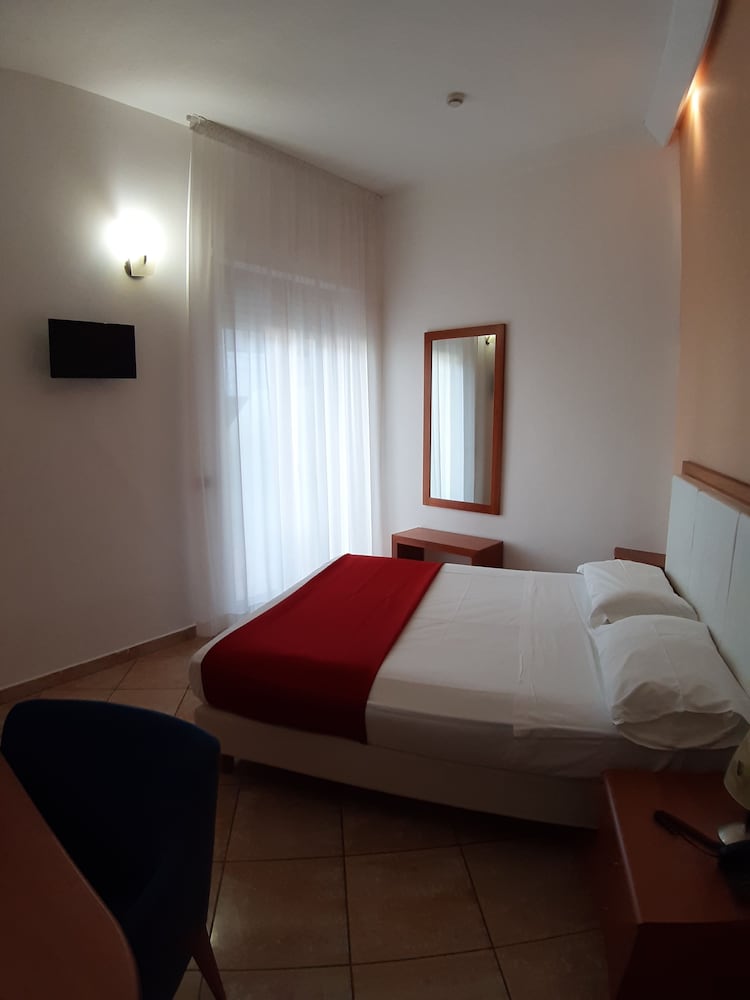 Classic Double or Twin Room photo 2