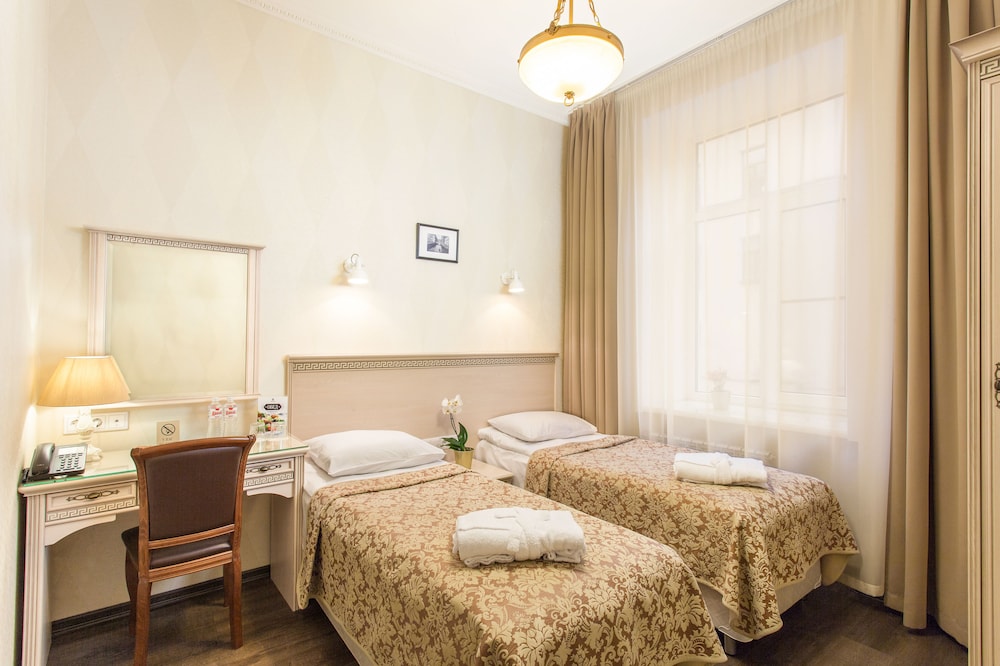 Standard Double or Twin Room photo 1