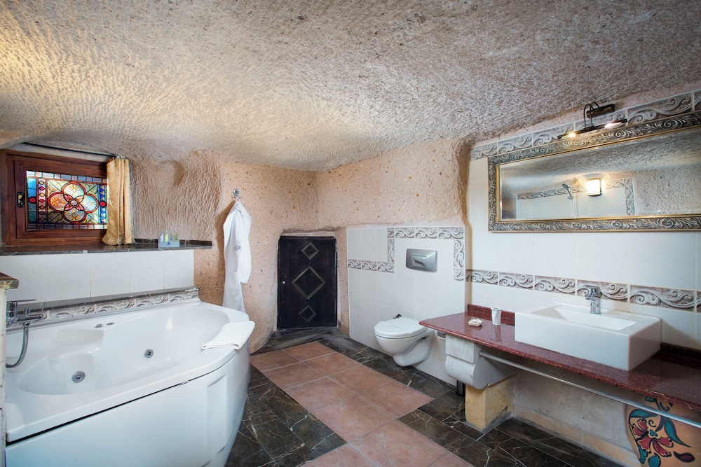Family Cave Suite - Photo 14