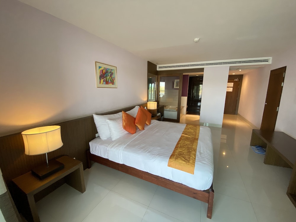 Grand Deluxe River View - Photo 4