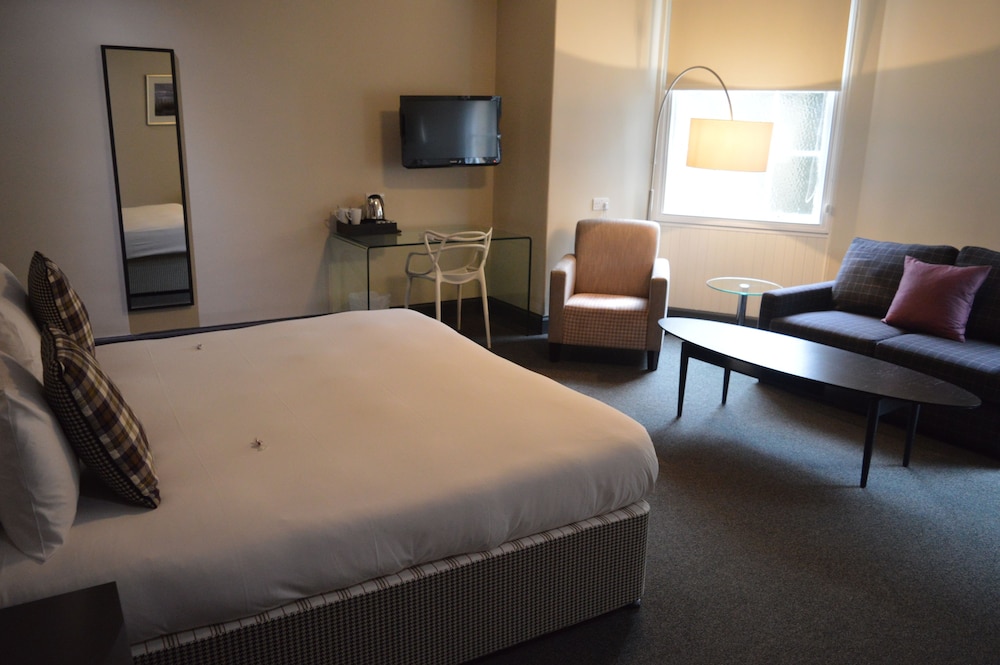 Family Room, Accessible (Lower Ground Floor) photo 2