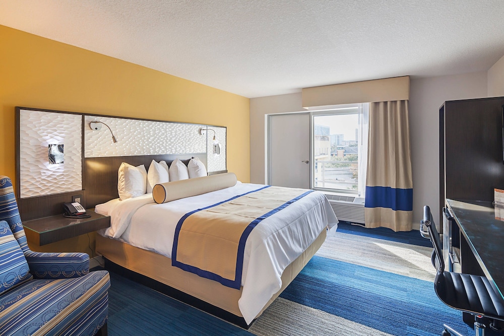 Room, 2 Queen Beds, River View (Partial River View) - Photo 5
