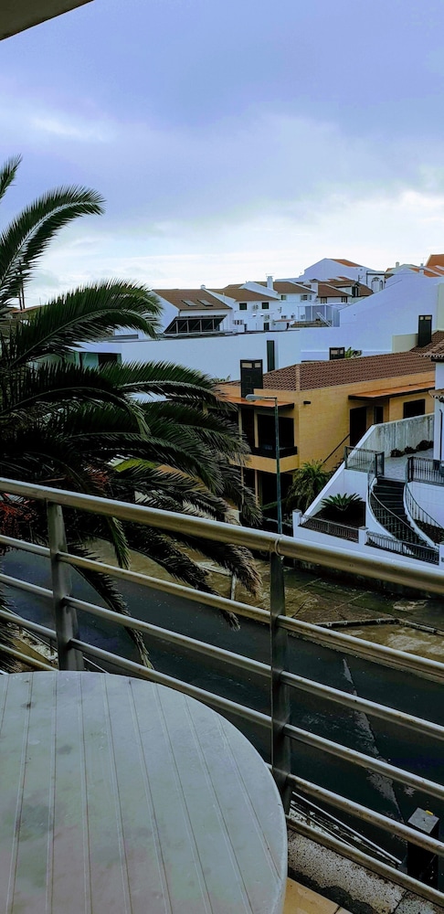 Comfort Room, 1 Queen Bed, Smoking, Marina View photo 2