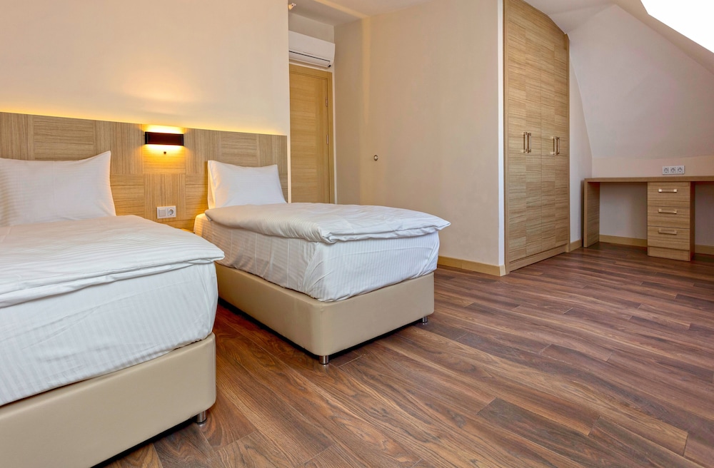 City Penthouse, 2 Bedrooms, Non Smoking, City View photo 3