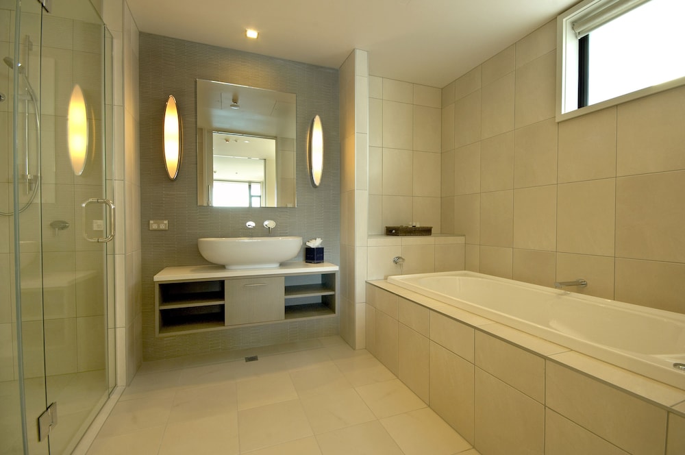 Superior Double or Twin Room thumbnail 6