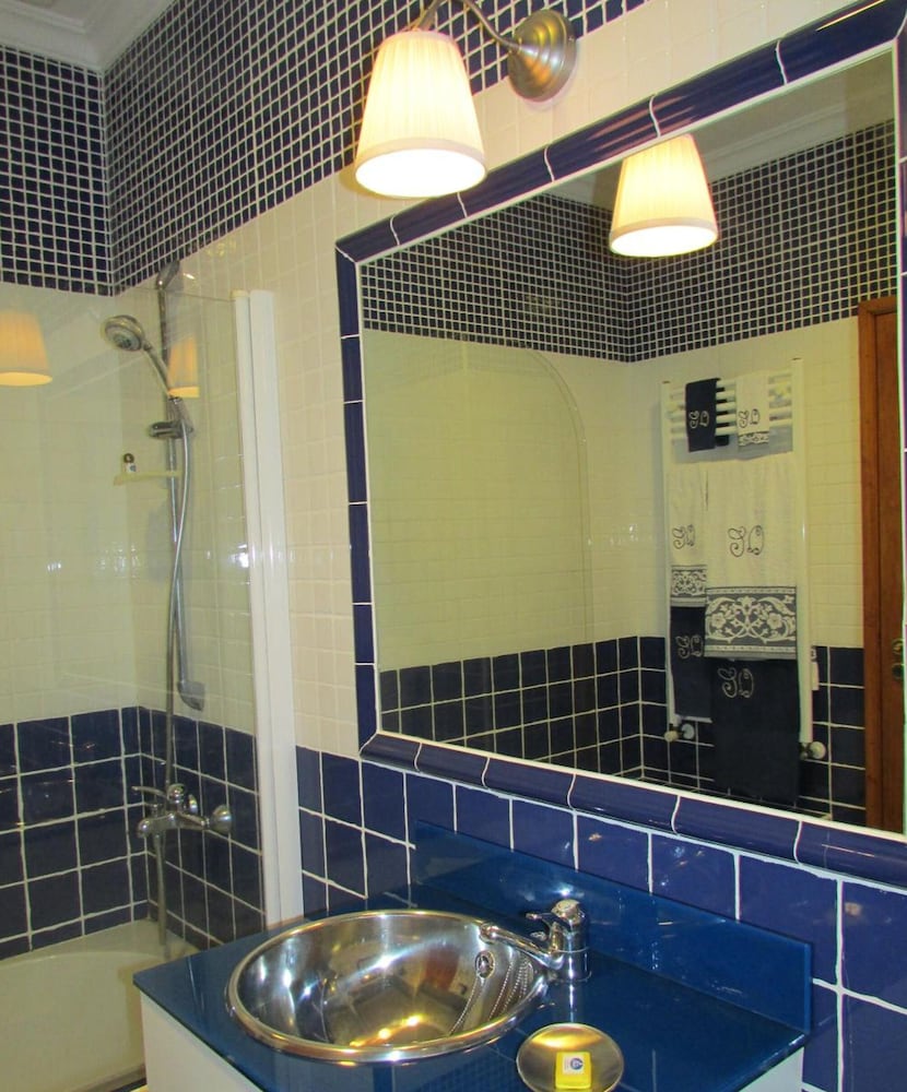 Double or Twin Room (Blue) photo 3