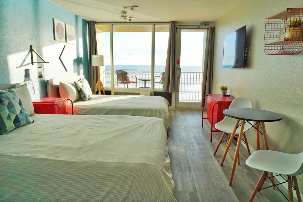 Luxury Room, 2 Queen Beds, Kitchen, Ocean View