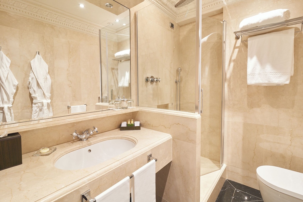 Superior Double or Twin Room - Photo 6