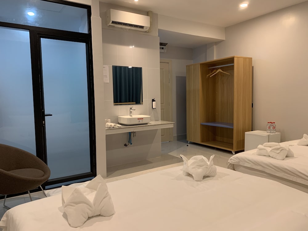 Deluxe Quadruple Room - Photo 1