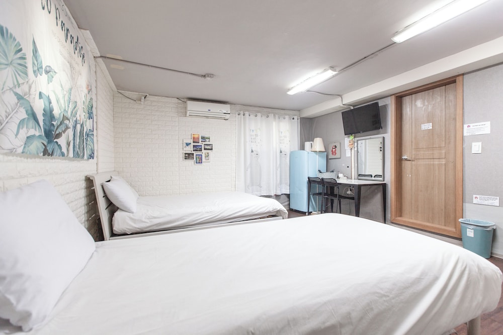 Family Room, 1 Bedroom, Private Bathroom [Must notify check-in time to Hotel]