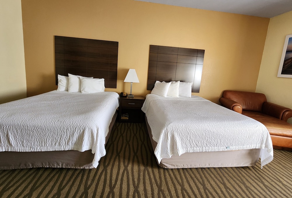 Room, 2 Queen Beds, Smoking - Photo 3