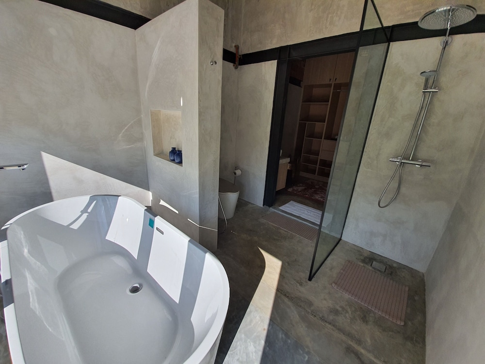 Premium Suite - Photo 4