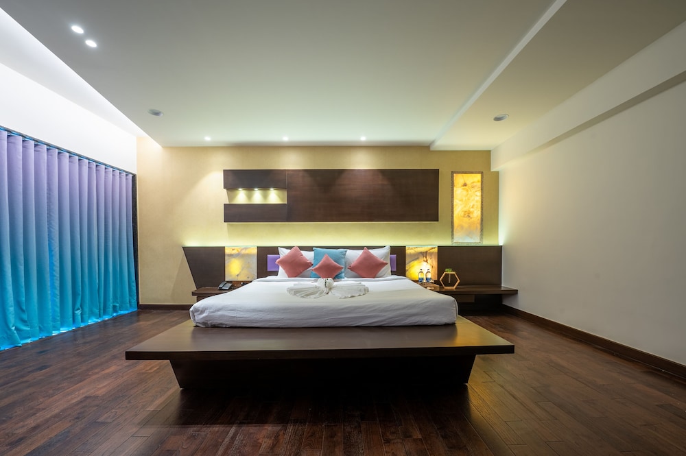 Family Suite, 1 King Bed photo 2