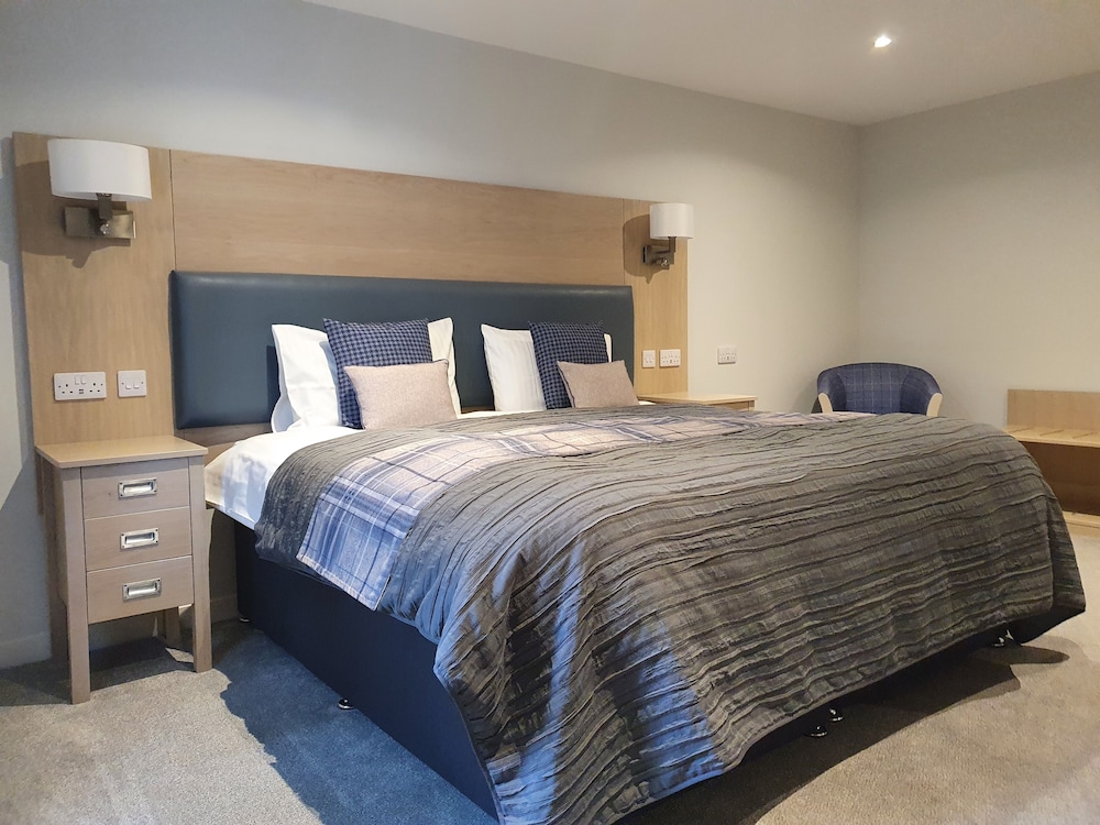 King Bed/ Twin Room
