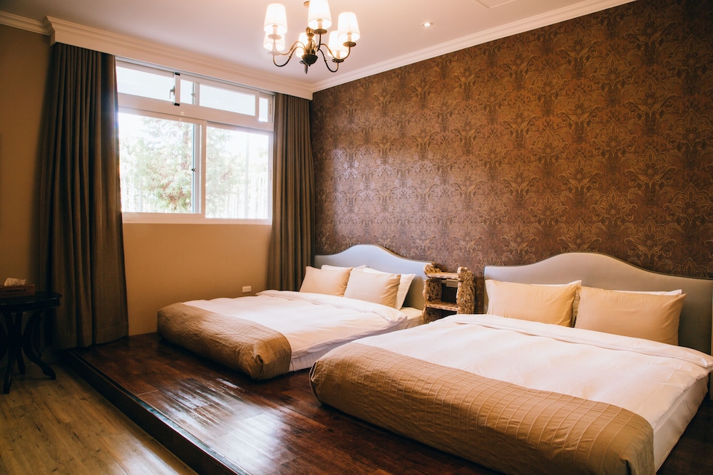 Basic Quadruple Room, 2 Queen Beds, Ground Floor photo 1