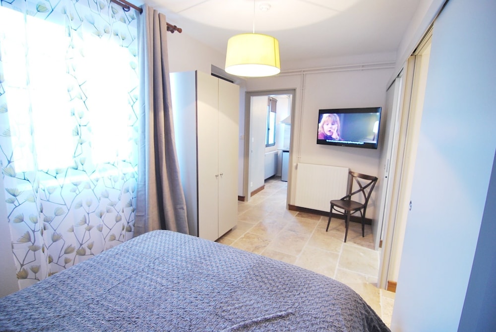 Comfort Apartment, Multiple Beds, Kitchenette, Garden View photo 3