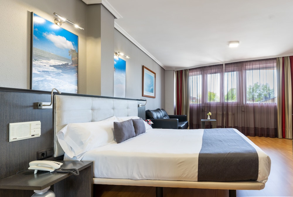 Double Room - Photo 6