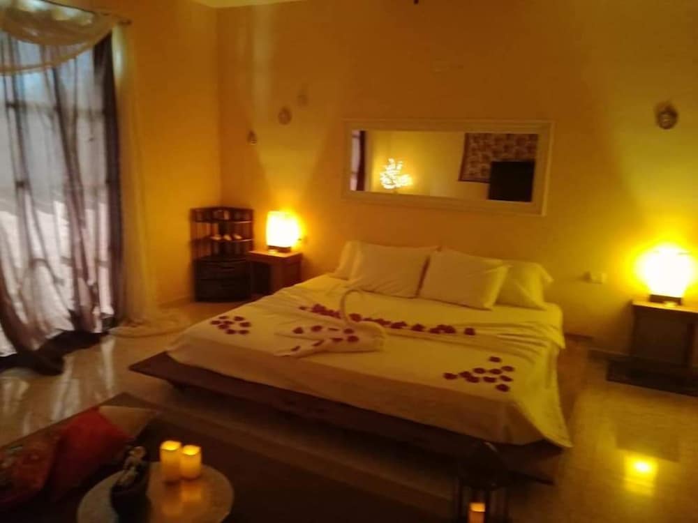 Deluxe Room, 1 King Bed photo 1