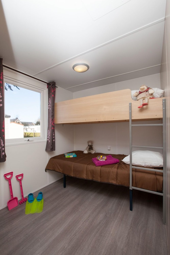 Mobile Home, 3 Bedrooms (Privilège TV, 2581524)